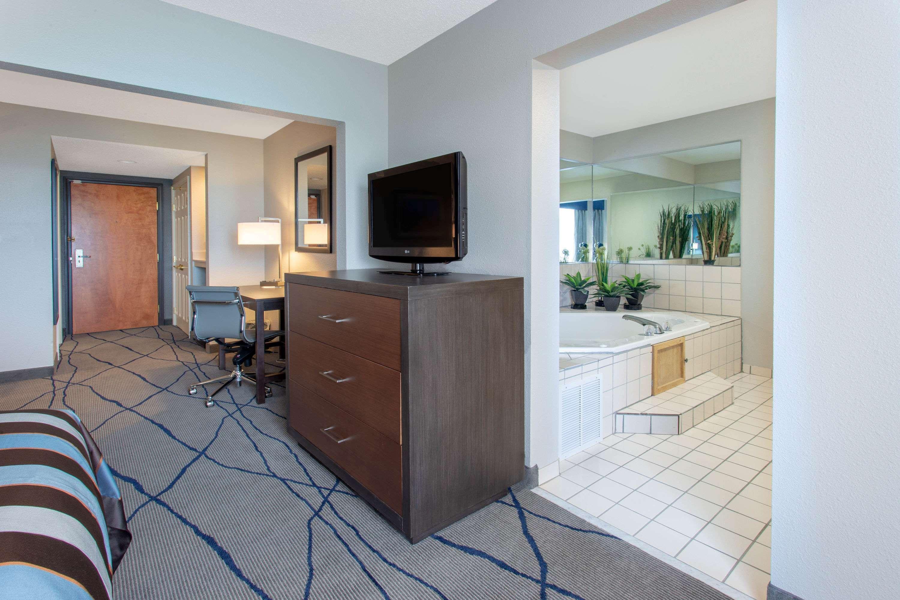 Hotel Wingate By Wyndham Indianapolis Airport Plainfield Exterior foto