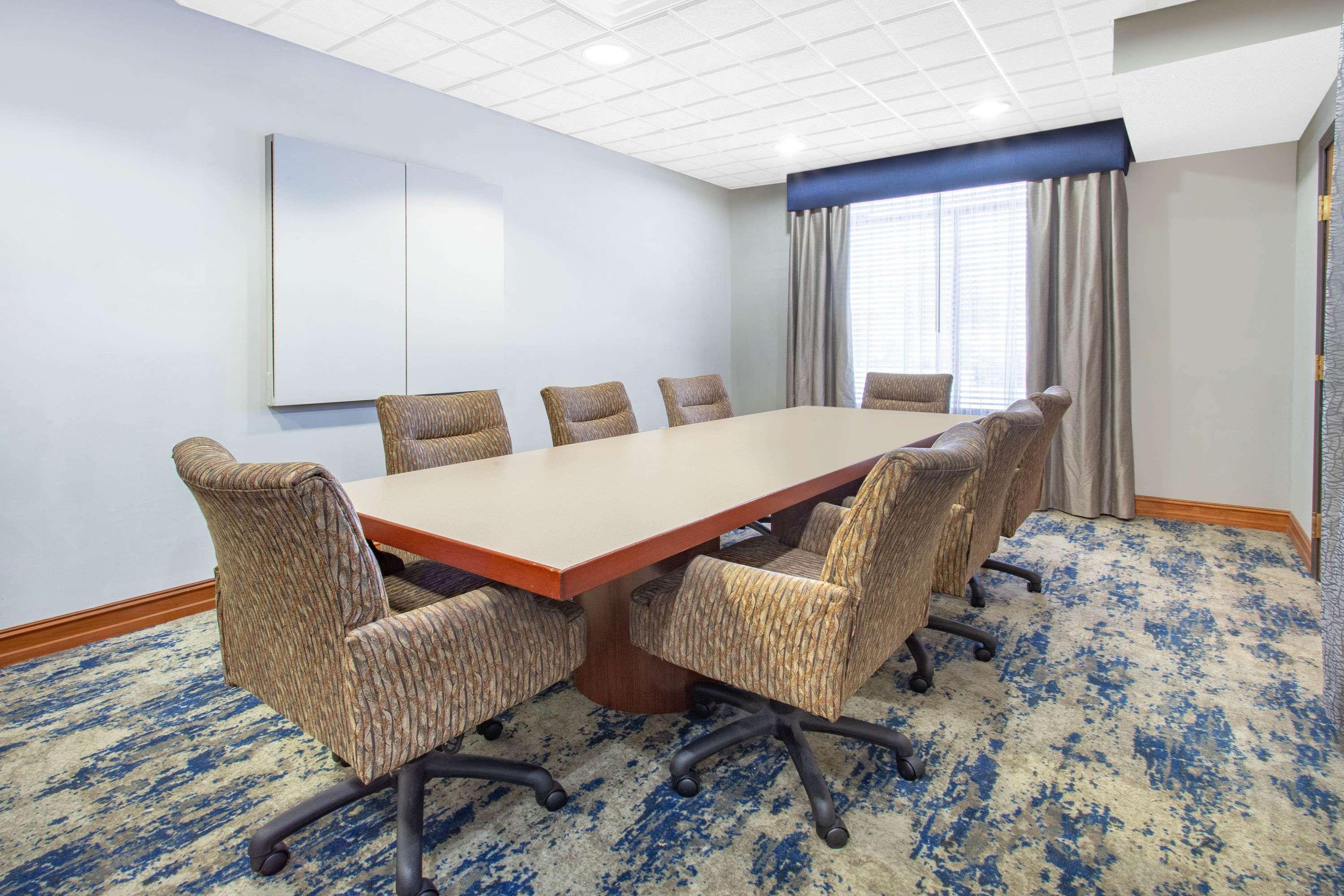 Hotel Wingate By Wyndham Indianapolis Airport Plainfield Exterior foto