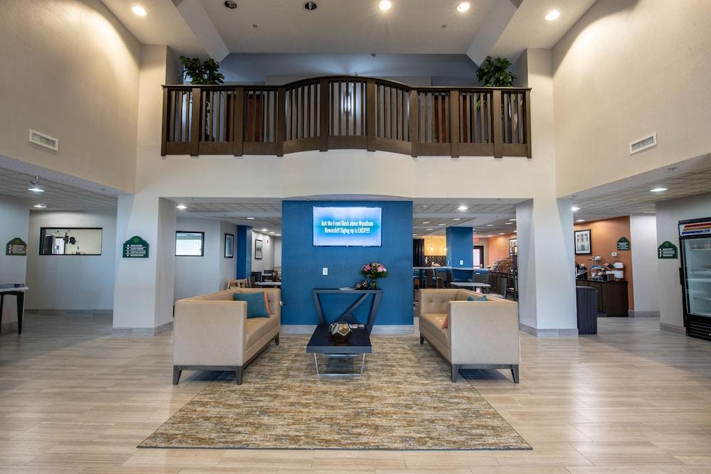 Hotel Wingate By Wyndham Indianapolis Airport Plainfield Exterior foto