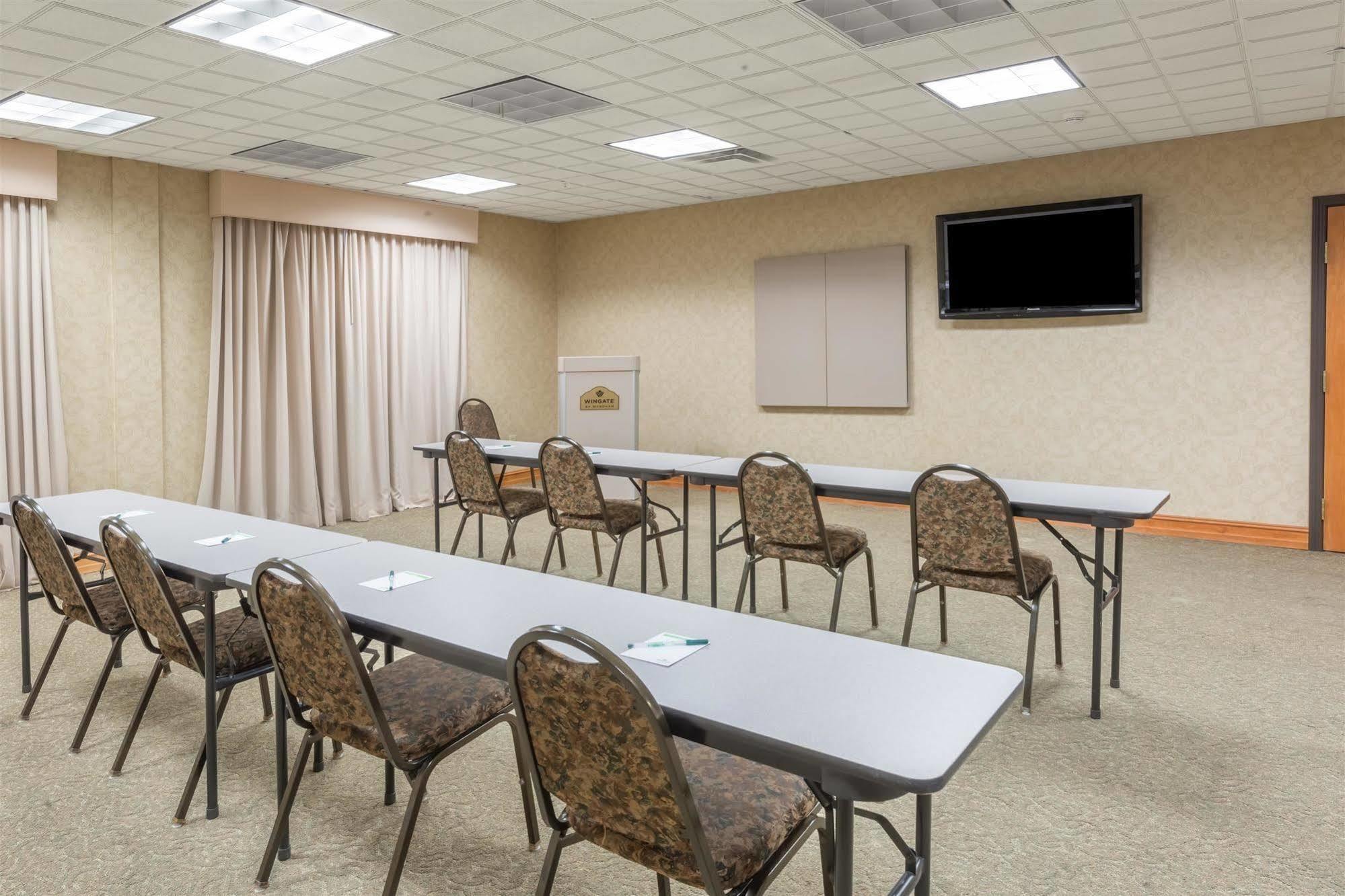 Hotel Wingate By Wyndham Indianapolis Airport Plainfield Exterior foto